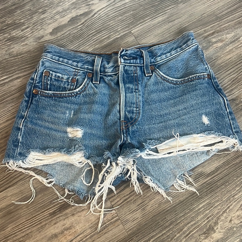 501 levi shorts